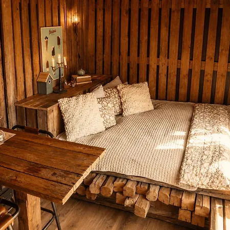 Krusmolle Glamping مكان تخييم *