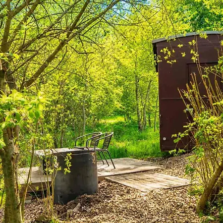 مكان تخييم Krusmolle Glamping *
